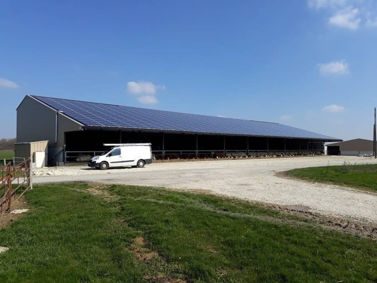Photovoltaïque sur bâtiment agricole : valoriser votre toiture